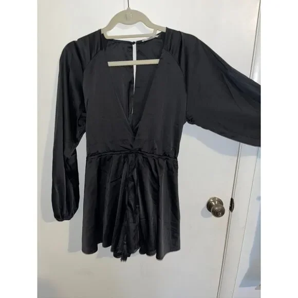 Stolen Hearts Front V-Cut Waist Silky Satin Plunge Jumpsuit Long Sleeve Romper - Picture 6 of 10